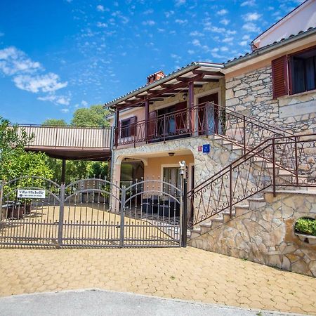 Villa Michelle Karojba 外观 照片