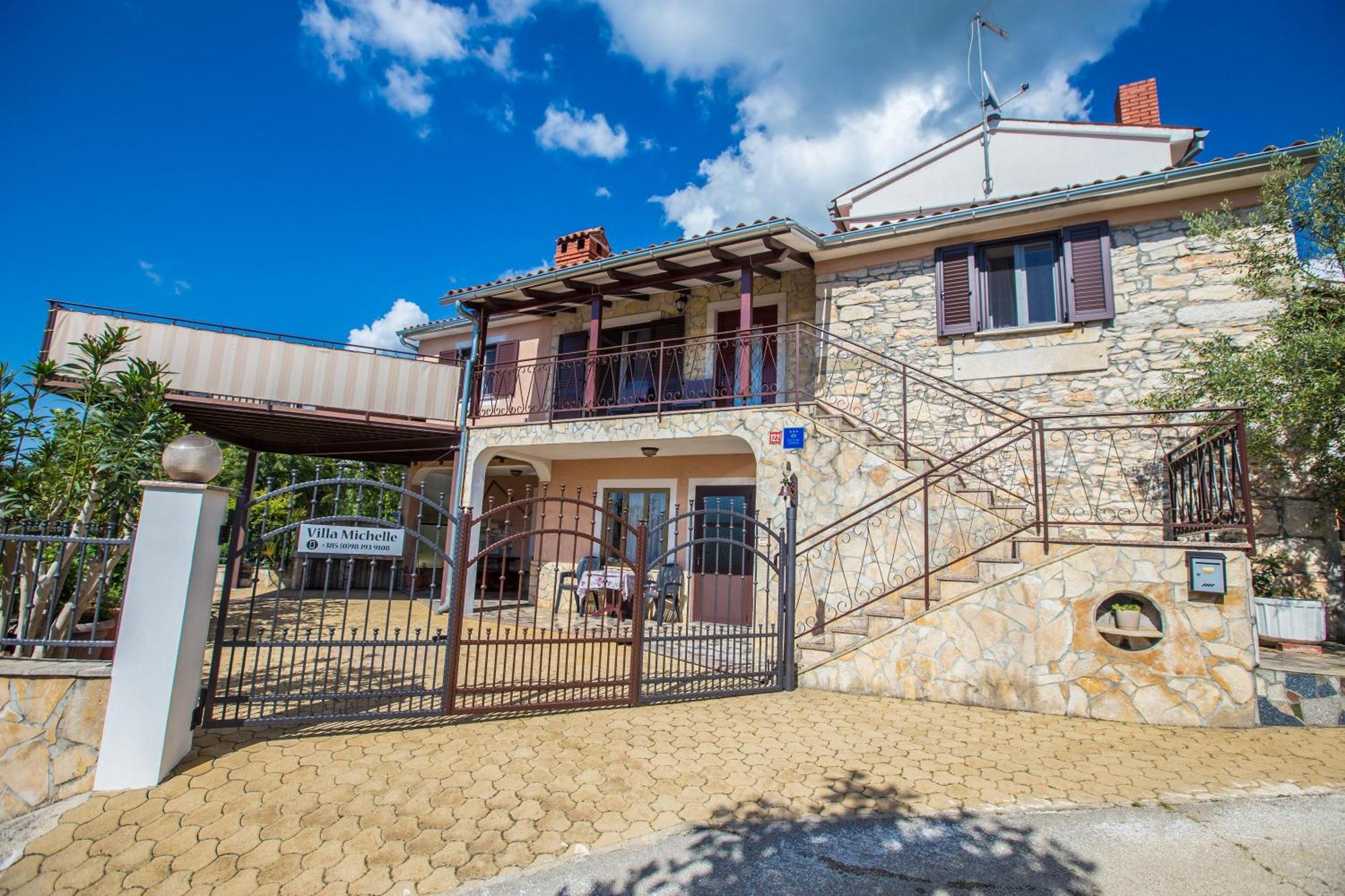 Villa Michelle Karojba 外观 照片