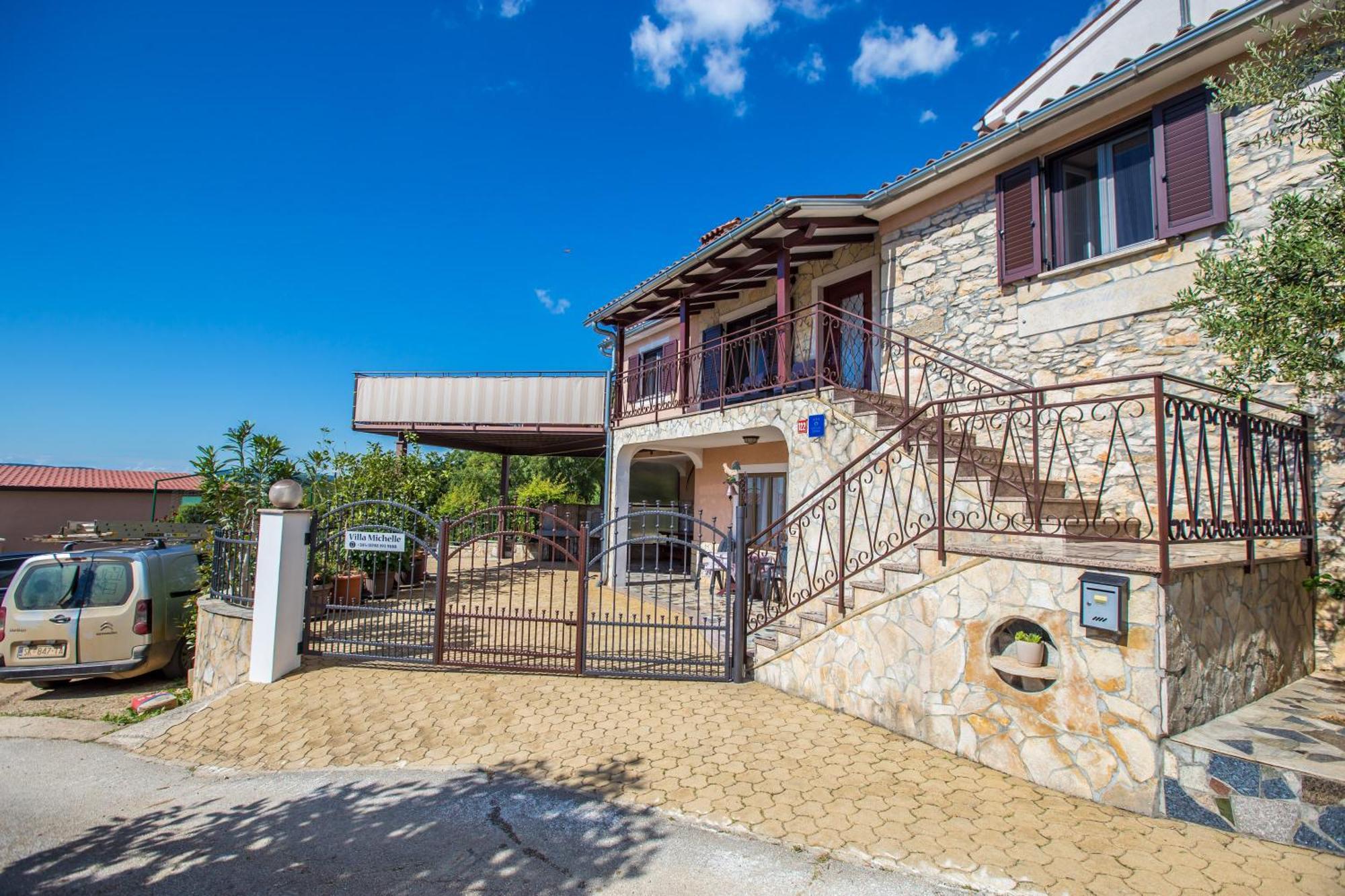 Villa Michelle Karojba 外观 照片