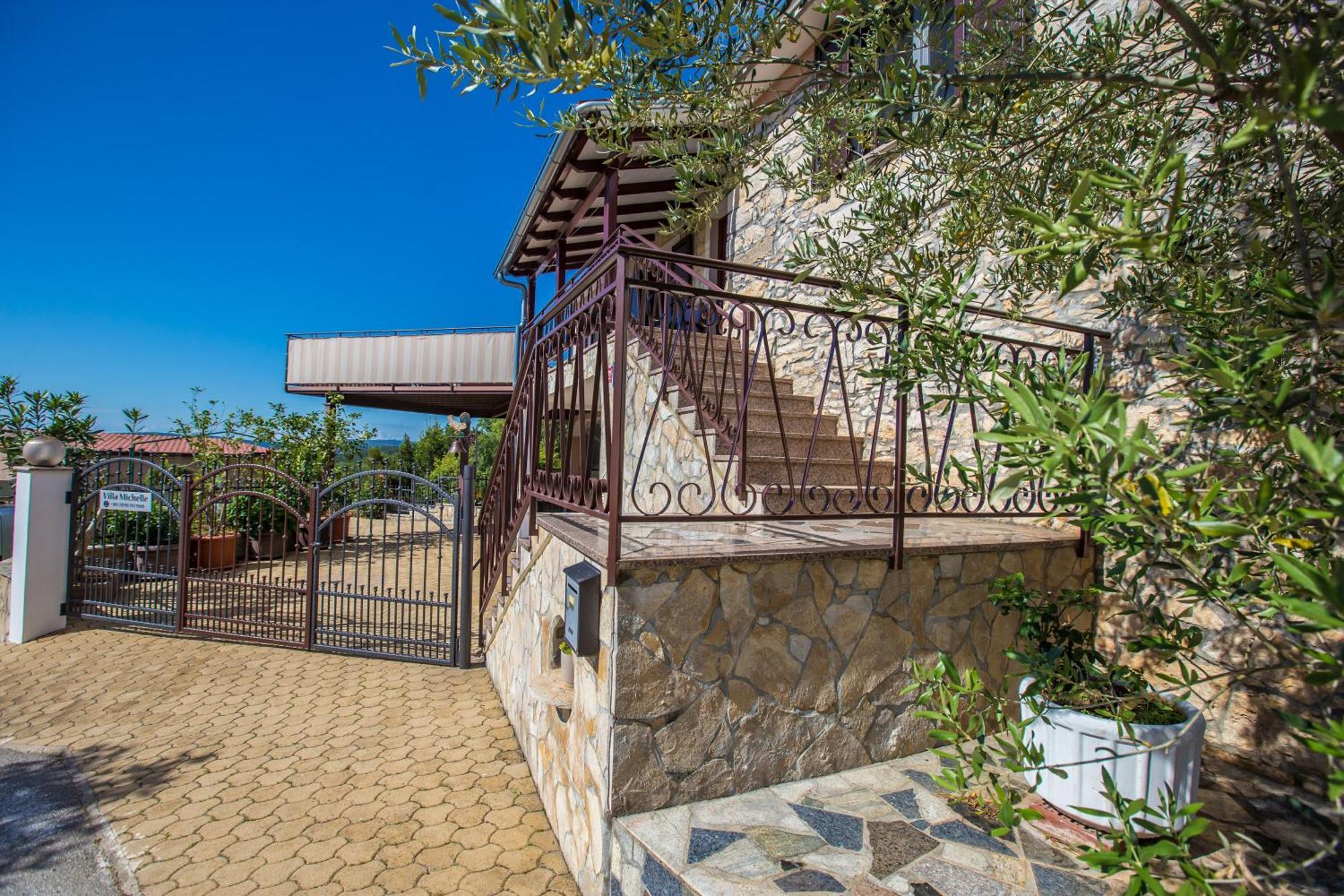 Villa Michelle Karojba 外观 照片
